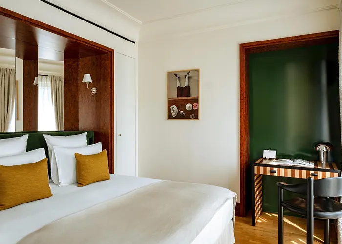 Junot Hotel